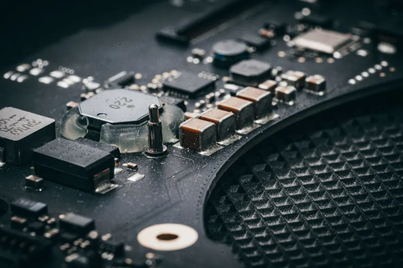 Light, Logic, and the Lab: How Thai Optical Engineers Are Becoming Indispensable to America's Quantum Computing Race